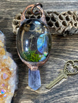 Collier champignons, Opal , Labradorite, abeille , tourmaline et cuivre